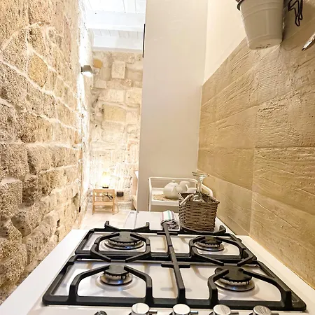 Old Tuff Apartment *